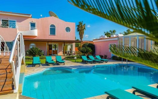 Paphos Property Four Bedroom Villa with Pool