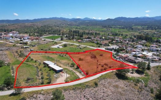 Shared residential field in Mitsero, Nicosia