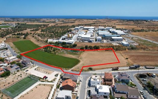 Shared field in Xylotymvou, Larnaka