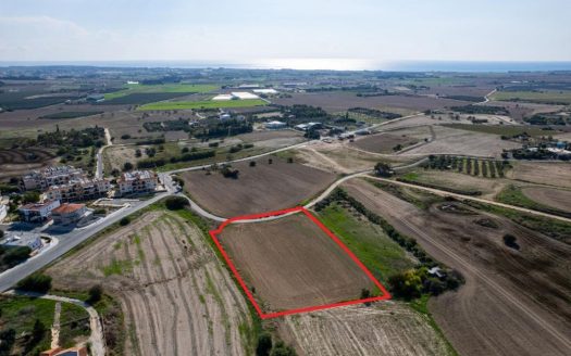 Residential field in Tersefanou, Larnaca