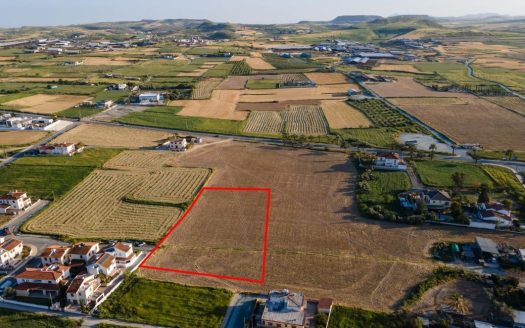 Shared residential field in Athienou, Larnaca