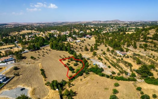 Residential field in Lythrodontas, Nicosia