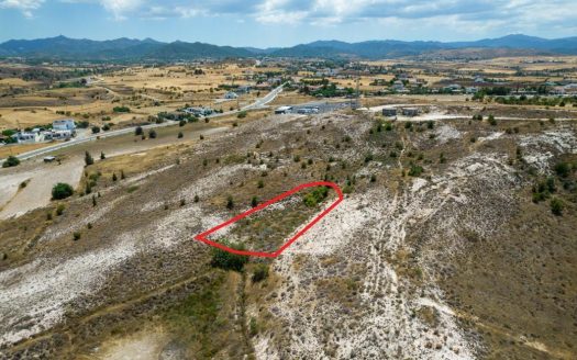 Residential field in Arediou, Nicosia