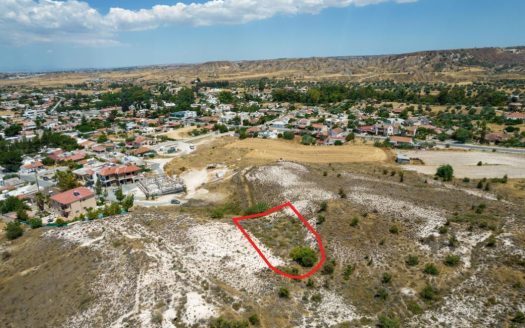 Residential field in Arediou, Nicosia