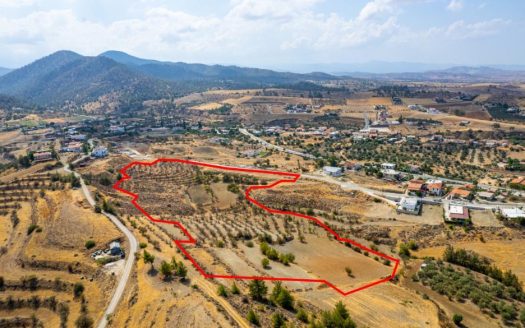 Residential field in Nikitari, Nicosia