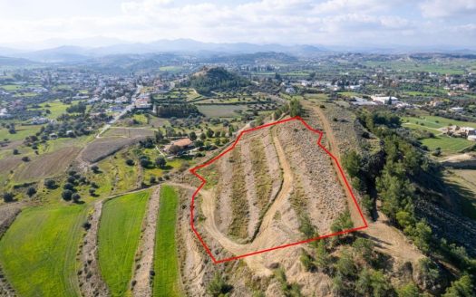 Residential field in Pera, Nicosia