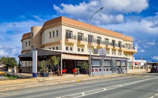 Shared mixed-use building in Deryneia, Famagusta