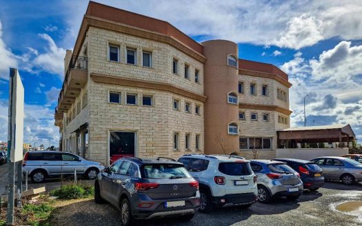 Shared mixed-use building in Deryneia, Famagusta