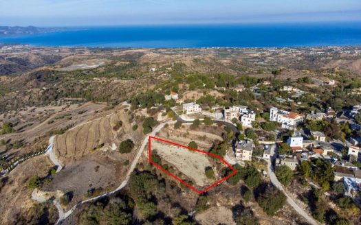 Residential field in Kynousa, Paphos