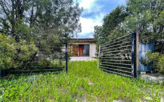 Residential field in Lakatamia, Nicosia