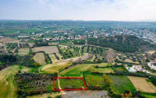Residential field in Pera, Nicosia