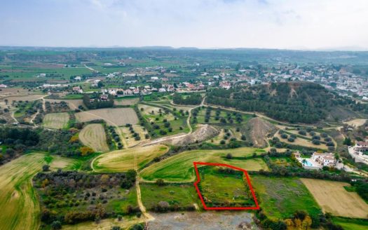 Residential field in Pera, Nicosia