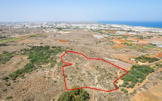 Shared agricultural field in Paralimni, Famagusta