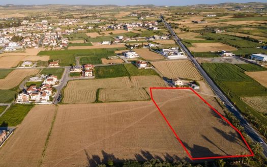Shared residential field in Athienou, Larnaca