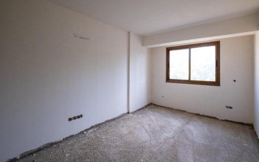 Incomplete 2 bedroom apartment in Polemidia, Limassol
