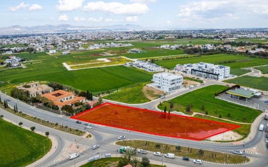 Shared commercial field in Lakatamia, Nicosia