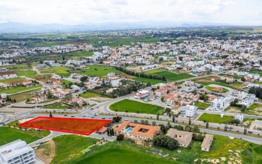Shared commercial field in Lakatamia, Nicosia