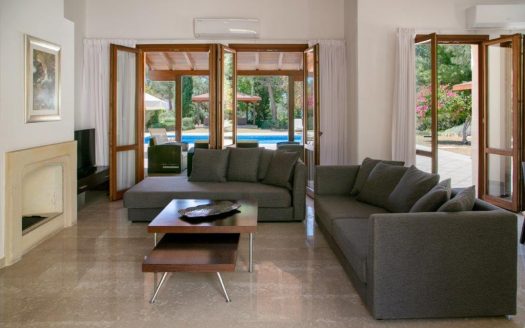 Paphos Property Beautiful Three Bedroom Bungalow